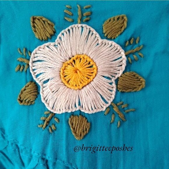 HANDMADE Traditional Embroidered Mexican Blouse - Picture 6 of 12